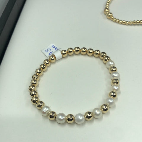 8 Pearls Bracelet